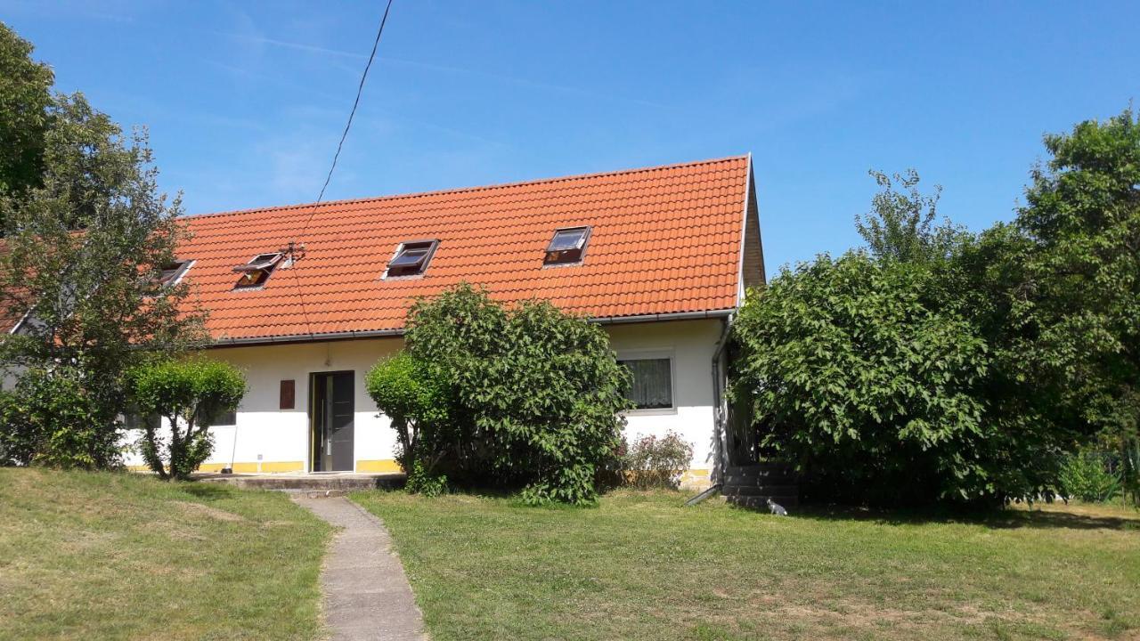 Ferienhaus Plattensee/Balaton Villa Szolad Kültér fotó